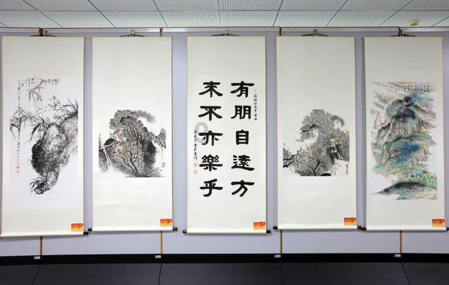 夜航船 | 爱与规矩并行，才是一个家庭最好的家教