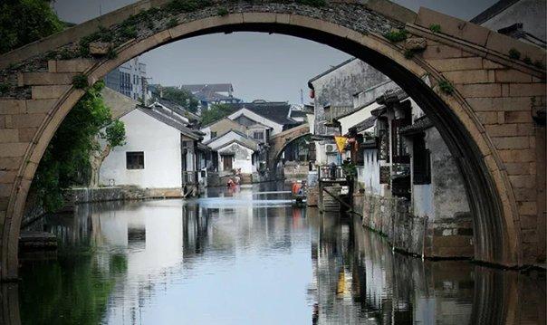 色度室逃生